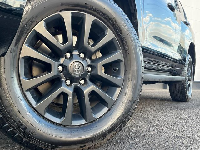 �y�O���[�h��p����18�C���`�A���~�z�C�[���z�f�U�C�����̍��������A���~�z�C�[���𑕒����Ă���܂��B�e��ЊO�A���~�z�C�[����A�X�^�b�h���X�^�C�����戵�����Ă���܂��B���񂲑��k����������