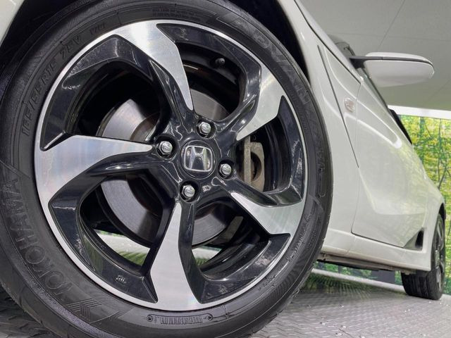 �y����16�C���`�A���~�z�C�[���z�O�ςɃ}�b�`���������A���~�z�C�[���𑕒����Ă���܂��B�e��ЊO�A���~�z�C�[����A�X�^�b�h���X�^�C�����戵�����Ă���܂��B���񂲑��k����������