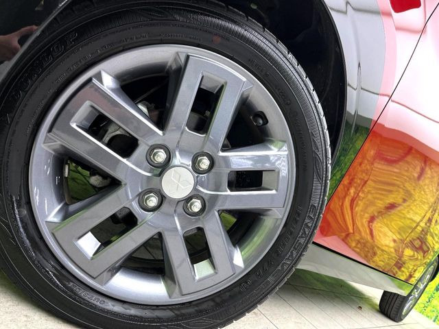 �y����15�C���`�A���~�z�C�[���z�O�ςɃ}�b�`���������A���~�z�C�[���𑕒����Ă���܂��B�e��ЊO�A���~�z�C�[����A�X�^�b�h���X�^�C�����戵�����Ă���܂��B���񂲑��k����������