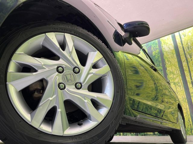 �y����16�C���`�A���~�z�C�[���z�O�ςɃ}�b�`���������A���~�z�C�[���𑕒����Ă���܂��B�e��ЊO�A���~�z�C�[����A�X�^�b�h���X�^�C�����戵�����Ă���܂��B���񂲑��k����������