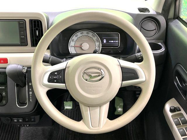 �y�X�e�A�����O�X�C�b�`�z�^�]���A�O������ڐ������炷���ƂȂ��A�I�[�f�B�I���̑��삪�\�ȕ֗��@�\!���S&���K�ȃh���C�u�����o���Ă���܂���