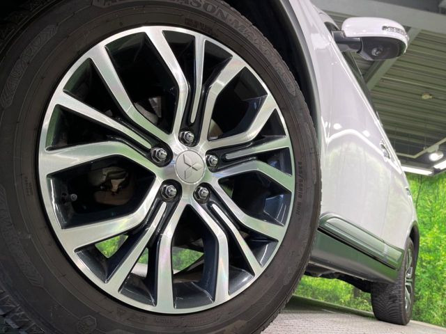 �y����18�C���`�A���~�z�C�[���z�O�ςɃ}�b�`���������A���~�z�C�[���𑕒����Ă���܂��B�e��ЊO�A���~�z�C�[����A�X�^�b�h���X�^�C�����戵�����Ă���܂��B���񂲑��k����������