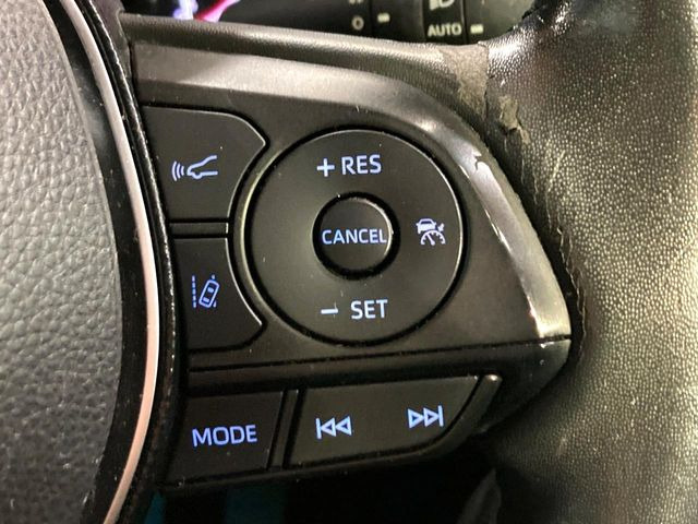 【レーダークルーズコントロール】高速道路での長距離走行が楽に!!自動で速度を保つクルーズコントロールが、衝突軽減システムと連携し、前方の車両を感知して車間を保つように速度調節してくれます!!