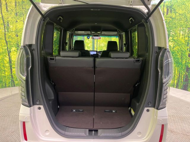 ���i�̂���������ʋ΁A���}���ɏ\���ȉ׎��X�y�[�X���m�ۂ��Ă���܂��B�Z�J���h�V�[�g��|���ƁA�傫�ȉו��̐ύڂ��\�ł���