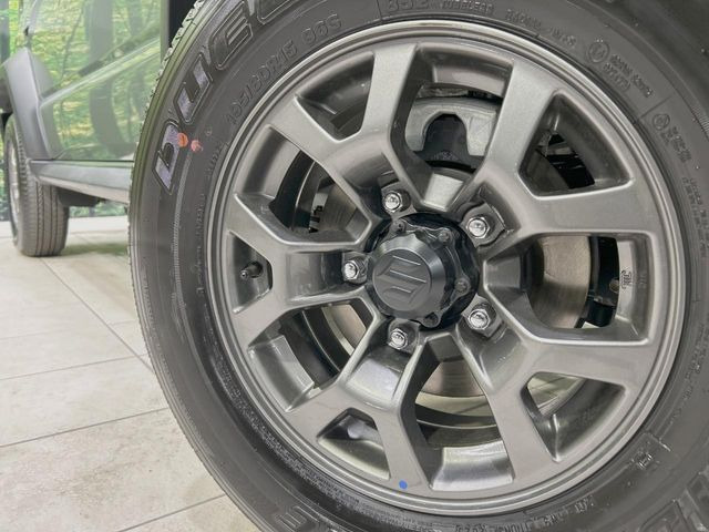 �y����15�C���`�A���~�z�C�[���z�O�ςɃ}�b�`���������A���~�z�C�[���𑕒����Ă���܂��B�e��ЊO�A���~�z�C�[����A�X�^�b�h���X�^�C�����戵�����Ă���܂��B���񂲑��k����������