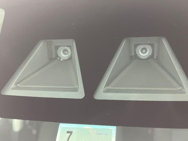 �y�X�}�[�g�A�V�X�g�z���s���ɑO���̎ԗ�����F�����A�Փ˂������Ȏ��͌x��ƃu���[�L�ŏՓˉ���Ɣ�Q�y�����A�V�X�g�B�����S�Ƀh���C�u�����y���݂��������܂��B