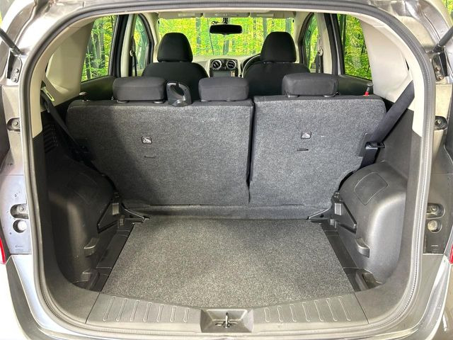 ���i�̂���������ʋ΁A���}���ɏ\���ȉ׎��X�y�[�X���m�ۂ��Ă���܂��B�Z�J���h�V�[�g��|���ƁA�傫�ȉו��̐ύڂ��\�ł���