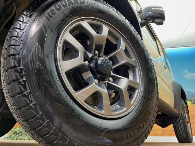 �y����15�C���`�A���~�z�C�[���z�O�ςɃ}�b�`���������A���~�z�C�[���𑕒����Ă���܂��B�e��ЊO�A���~�z�C�[����A�X�^�b�h���X�^�C�����戵�����Ă���܂��B���񂲑��k����������