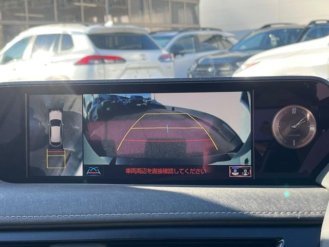 �y�p�m���~�b�N�r���[���j�^�[�z��p�̃J�����ɂ��A�ォ�猩���낵���悤�Ȏ��_��360�x�N���}�̎��͂��m�F���邱�Ƃ��ł��܂������p�������m�F���₷���A�����ꏊ�ł̐؂�Ԃ��⒓�Ԃ��X���[�Y�ɍs���܂��B