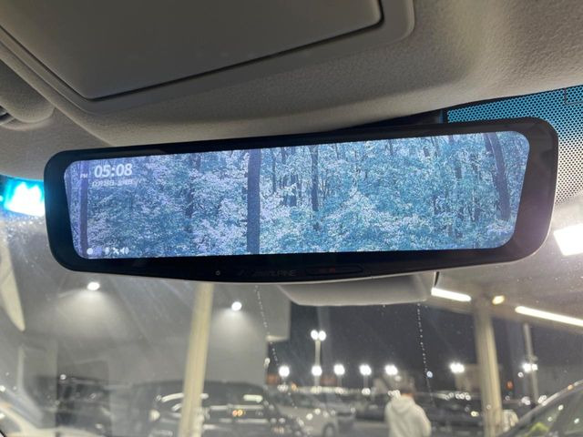 【デジタルインナーミラー】後席の大きな荷物や同乗者で後方が確認しづらい時でも安心!カメラが撮影した車両後方の映像をルームミラー内に表示。クリアな視界で状況の確認が可能です!