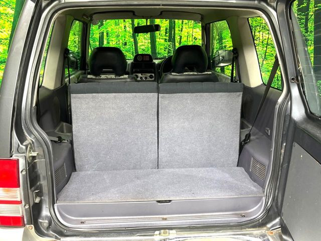 ���i�̂���������ʋ΁A���}���ɏ\���ȉ׎��X�y�[�X���m�ۂ��Ă���܂��B�Z�J���h�V�[�g��|���ƁA�傫�ȉו��̐ύڂ��\�ł���