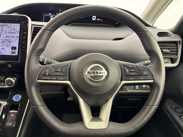 セレナ1.2 e-POWER ハイウェイスターV