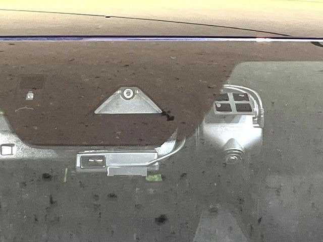 �yi-ACTIVESENSE�z���s���ɑO���̎ԗ�����F�����A�Փ˂������Ȏ��͌x��ƃu���[�L�ŏՓˉ���Ɣ�Q�y�����A�V�X�g�B�����S�Ƀh���C�u�����y���݂��������܂��B