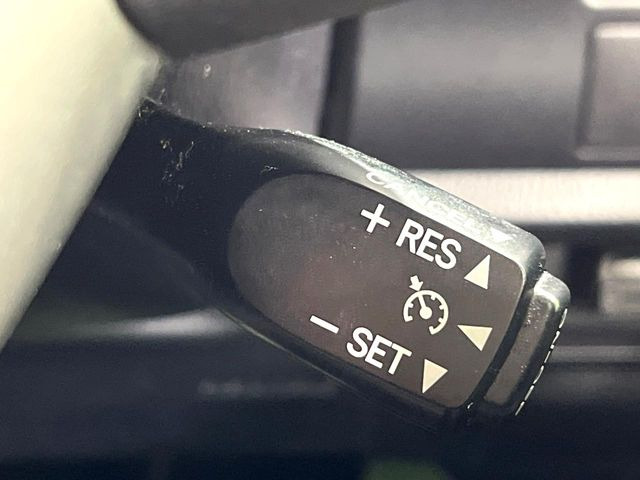 �y�N���[�Y�R���g���[���z�������H�����N���N���s�B�A�N�Z���𗣂��Ă���葬�x�ő��s���ł��A�������^�]���̕��S���y��!�����E�������ȒP�ȃX�C�b�`����Œ����ł��܂��B