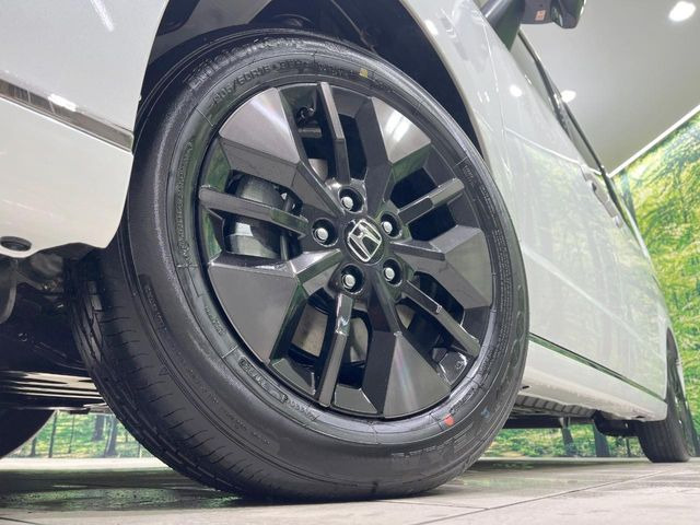 �y����16�C���`�A���~�z�C�[���z�O�ςɃ}�b�`���������A���~�z�C�[���𑕒����Ă���܂��B�e��ЊO�A���~�z�C�[����A�X�^�b�h���X�^�C�����戵�����Ă���܂��B���񂲑��k����������