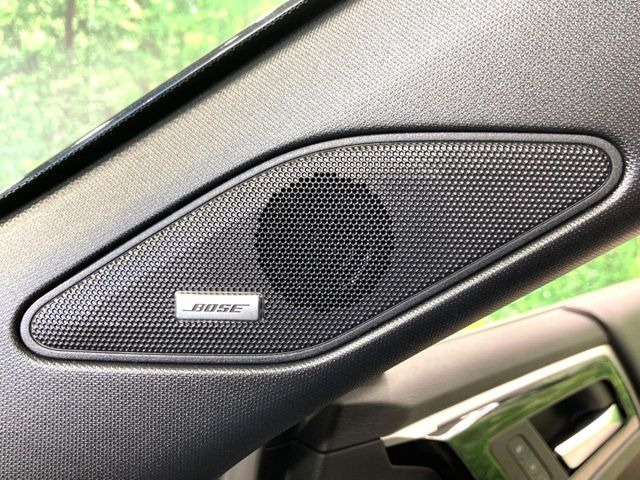 �yBOSE�T�E���h�V�X�e���z���[�J�[�I�v�V�����̍��i�ʃT�E���h�V�X�e���𓋍ځB��p�̃`���[�j���O���{���ꂽ�召�l�X�ȃX�s�[�J�[����ǎ��ȃT�E���h���t�ł��A�Տꊴ���ӂ�鉹����Ԃ����o���܂��B