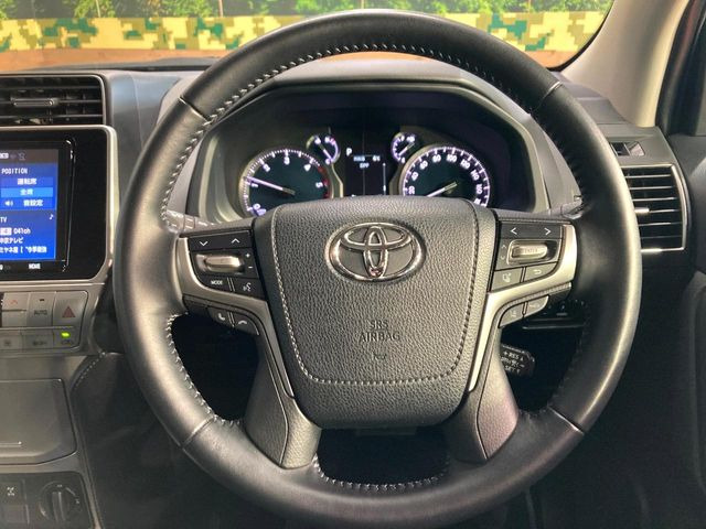 �y�����v�����X�e�A�����O�z�㎿�Ȋv���g�p���邱�ƂŁA��ɂ����������݂ƂĂ��^�]���₷���n���h���ł���