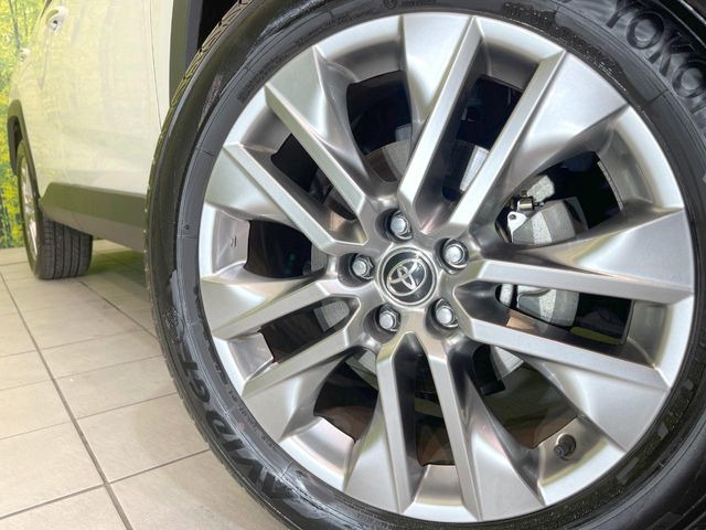 �y����19�C���`�A���~�z�C�[���z�O�ςɃ}�b�`���������A���~�z�C�[���𑕒����Ă���܂��B�e��ЊO�A���~�z�C�[����A�X�^�b�h���X�^�C�����戵�����Ă���܂��B���񂲑��k����������