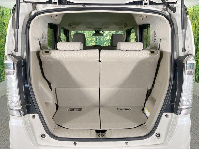 ���i�̂���������ʋ΁A���}���ɏ\���ȉ׎��X�y�[�X���m�ۂ��Ă���܂��B�Z�J���h�V�[�g��|���ƁA�傫�ȉו��̐ύڂ��\�ł���