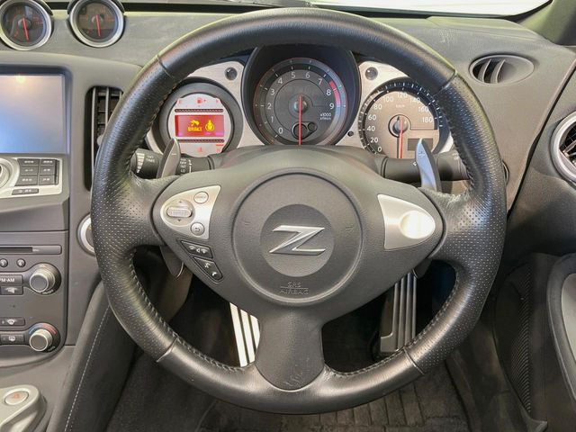 �y�����v�����X�e�A�����O�z�㎿�Ȋv���g�p���邱�ƂŁA��ɂ����������݂ƂĂ��^�]���₷���n���h���ł���