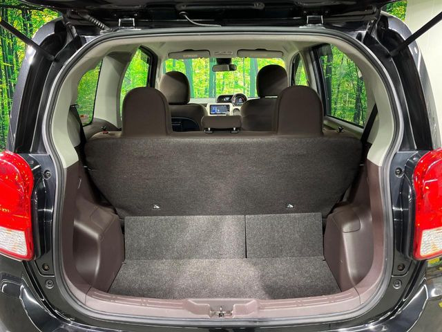 ���i�̂���������ʋ΁A���}���ɏ\���ȉ׎��X�y�[�X���m�ۂ��Ă���܂��B�Z�J���h�V�[�g��|���ƁA�傫�ȉו��̐ύڂ��\�ł���