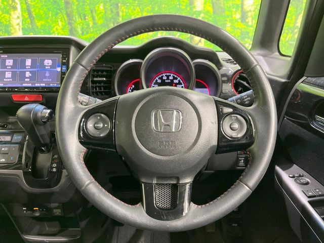 �y�����v�����X�e�A�����O�z�㎿�Ȋv���g�p���邱�ƂŁA��ɂ����������݂ƂĂ��^�]���₷���n���h���ł���