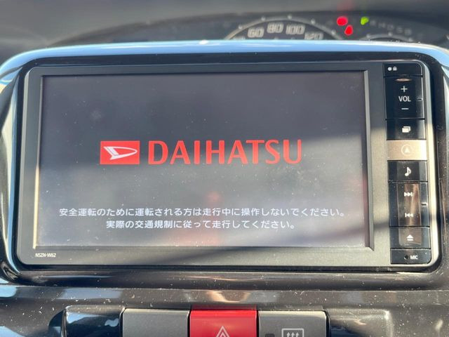 �y�����i�r�z�l�C�̏����i�r�𑕔����Ă���܂��B�i�r�̎g���₷���͂������A�I�[�f�B�I�@�\���[��!�L�����v�◷�s�͂������A�ʋ΂┃�����ȂǕ��i�̃h���C�u���y�����Ȃ�͂���