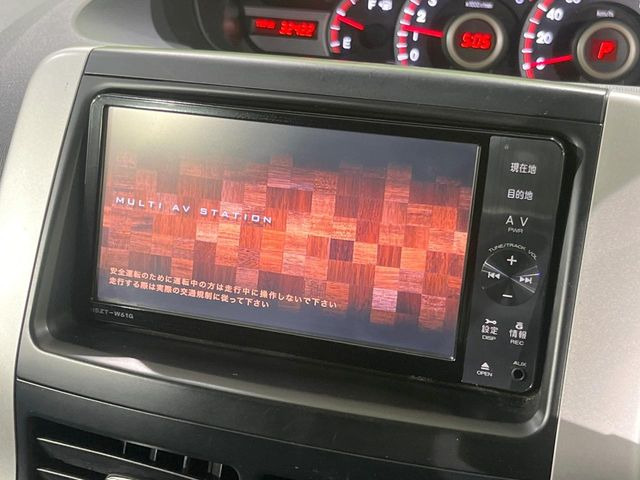 �y�����i�r�z�l�C�̏����i�r�𑕔����Ă���܂��B�i�r�̎g���₷���͂������A�I�[�f�B�I�@�\���[��!�L�����v�◷�s�͂������A�ʋ΂┃�����ȂǕ��i�̃h���C�u���y�����Ȃ�͂���