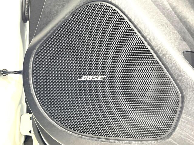 �yBOSE�T�E���h�V�X�e���z���[�J�[�I�v�V�����̍��i�ʃT�E���h�V�X�e���𓋍ځB��p�̃`���[�j���O���{���ꂽ�召�l�X�ȃX�s�[�J�[����ǎ��ȃT�E���h���t�ł��A�Տꊴ���ӂ�鉹����Ԃ����o���܂��B