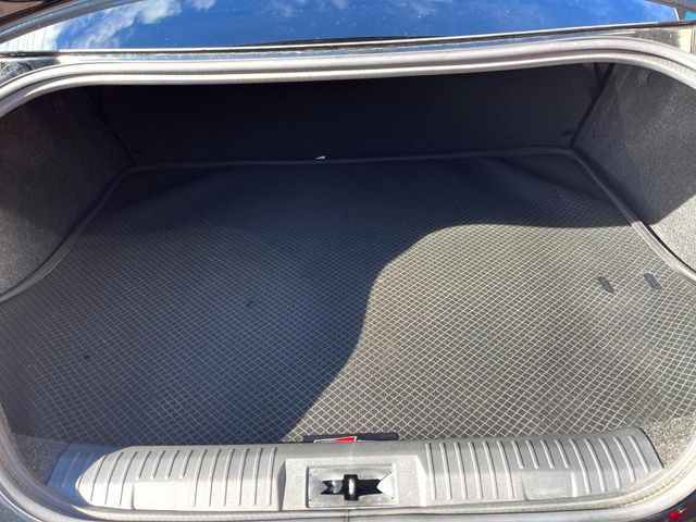 ���i�̂���������ʋ΁A���}���ɏ\���ȉ׎��X�y�[�X���m�ۂ��Ă���܂��B