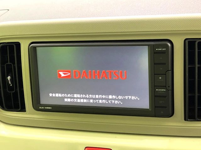 �y�����i�r�z�l�C�̏����i�r�𑕔����Ă���܂��B�i�r�̎g���₷���͂������A�I�[�f�B�I�@�\���[��!�L�����v�◷�s�͂������A�ʋ΂┃�����ȂǕ��i�̃h���C�u���y�����Ȃ�͂���