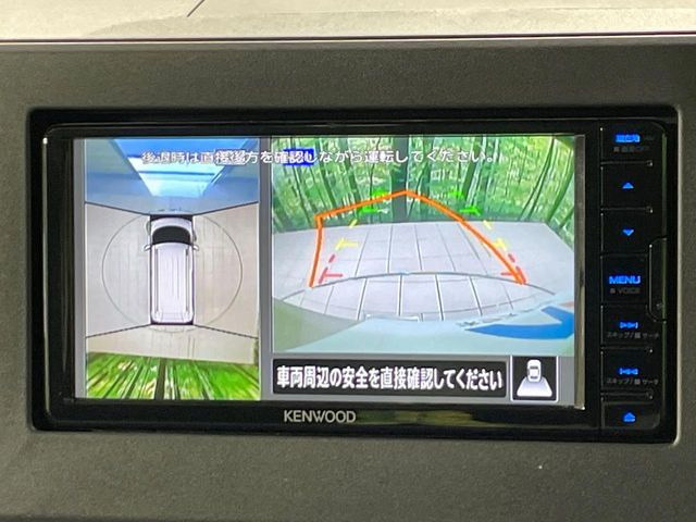 �y�}���`�A���E���h���j�^�[�z��p�̃J�����ɂ��A�ォ�猩���낵���悤�Ȏ��_��360�x�N���}�̎��͂��m�F���邱�Ƃ��ł��܂����c�񒓎Ԃ╝�񂹎��Ɋ��􂵂Ă���܂���