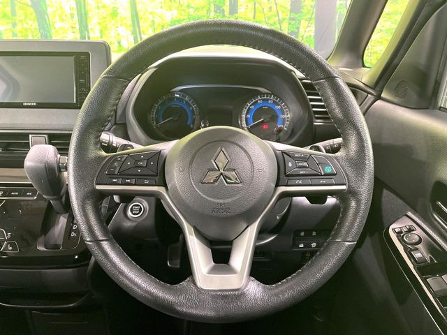 �y�����v�����X�e�A�����O�z�㎿�Ȋv���g�p���邱�ƂŁA��ɂ����������݂ƂĂ��^�]���₷���n���h���ł���