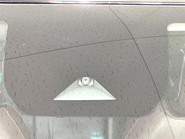 �y�C���e���W�F���g�G�}�[�W�F���V�[�u���[�L�z�t�����g�J�����őO���̎ԗ�����s�҂����m�B�Փ˂������Ȏ��͏Փ˔�Q�y���u���[�L���쓮�A�Փˉ�����T�|�[�g�B�����S�Ƀh���C�u�����y���݂��������܂��B