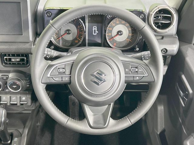 �y�����v�����X�e�A�����O�z�㎿�Ȋv���g�p���邱�ƂŁA��ɂ����������݂ƂĂ��^�]���₷���n���h���ł���