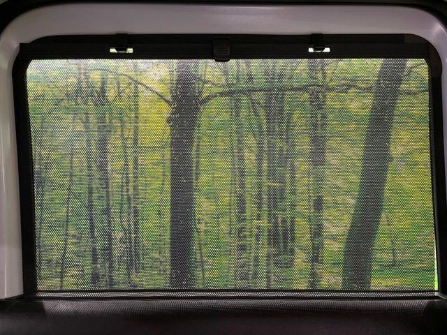 �y���[���V�F�[�h�z��������ԊO����̌���ῂ����Ƃ��ɃT�b�ƈ����o���Ďg����A���[���i�[�^�C�v�̃T���V�F�[�h�𑕔��B��Ȃɏ�������q�l���E�g�E�g�����������ȂǁA���Ђ����p����������