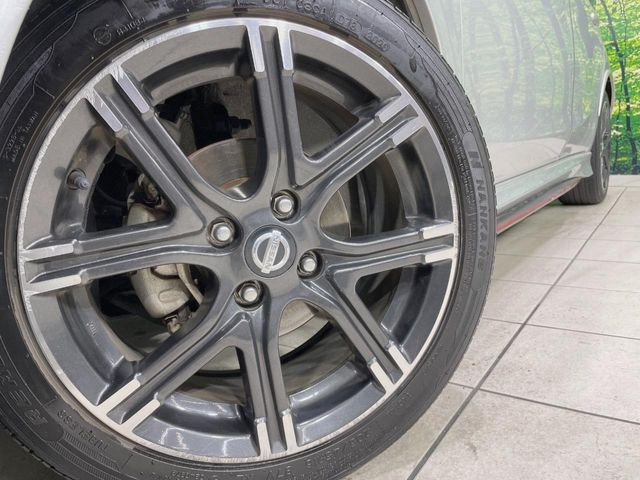 �y����16�C���`�A���~�z�C�[���z�O�ςɃ}�b�`���������A���~�z�C�[���𑕒����Ă���܂��B�e��ЊO�A���~�z�C�[����A�X�^�b�h���X�^�C�����戵�����Ă���܂��B���񂲑��k����������