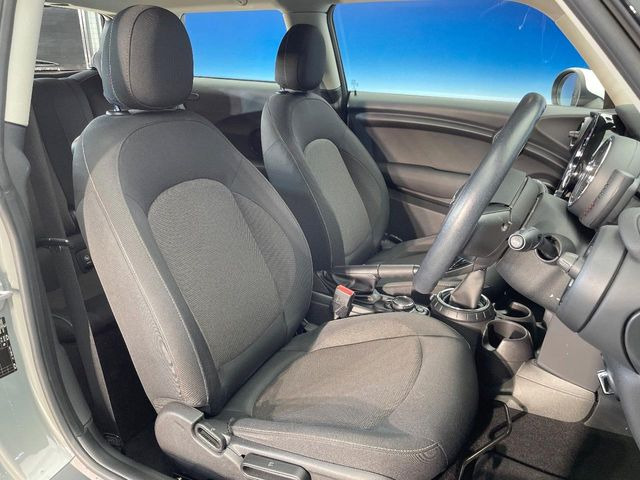 ���V�[�g�̎g�p��:�j��E�ւ�������Ȃ��A�����̒ʂ肫�ꂢ�ȏ�Ԃ��ێ����Ă���܂��B�܂��A�����N���[�j���O�E�R�[�e�B���O�����p�����������܂��B