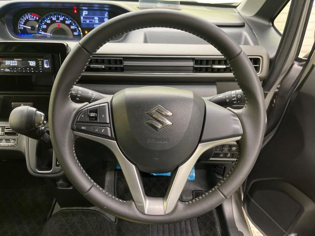 �y�X�Y�L �Z�[�t�e�B�T�|�[�g�z���s���ɑO���̎ԗ�����F�����A�Փ˂������Ȏ��͌x��ƃu���[�L�ŏՓˉ���Ɣ�Q�y�����A�V�X�g�B�����S�Ƀh���C�u�����y���݂��������܂��B