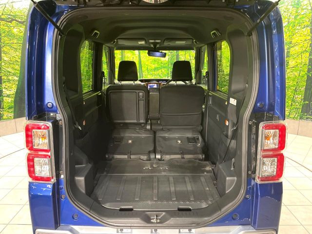 ���i�̂���������ʋ΁A���}���ɏ\���ȉ׎��X�y�[�X���m�ۂ��Ă���܂��B�Z�J���h�V�[�g��|���ƁA�傫�ȉו��̐ύڂ��\�ł���