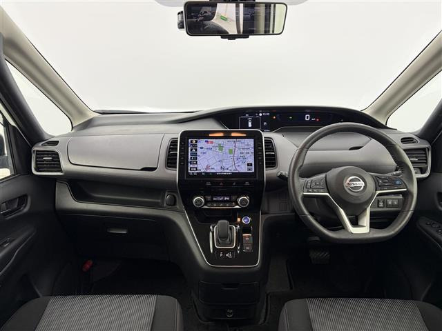 セレナ1.2 e-POWER ハイウェイスターV