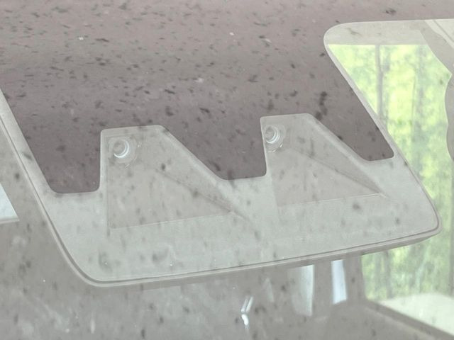 �y�X�}�[�g�A�V�X�g�z���s���ɑO���̎ԗ�����F�����A�Փ˂������Ȏ��͌x��ƃu���[�L�ŏՓˉ���Ɣ�Q�y�����A�V�X�g�B�����S�Ƀh���C�u�����y���݂��������܂��B