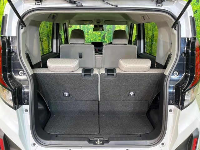 ���i�̂���������ʋ΁A���}���ɏ\���ȉ׎��X�y�[�X���m�ۂ��Ă���܂��B�Z�J���h�V�[�g��|���ƁA�傫�ȉו��̐ύڂ��\�ł���