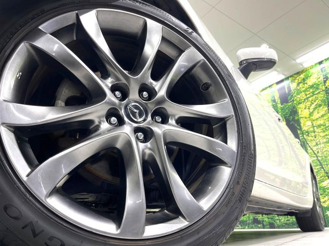 �y����19�C���`�A���~�z�C�[���z�O�ςɃ}�b�`���������A���~�z�C�[���𑕒����Ă���܂��B�e��ЊO�A���~�z�C�[����A�X�^�b�h���X�^�C�����戵�����Ă���܂��B���񂲑��k����������