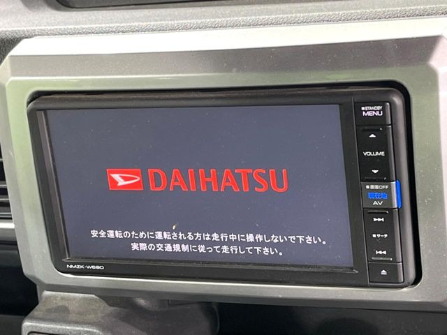 �y�����i�r�z�l�C�̏����i�r�𑕔����Ă���܂��B�i�r�̎g���₷���͂������A�I�[�f�B�I�@�\���[��!�L�����v�◷�s�͂������A�ʋ΂┃�����ȂǕ��i�̃h���C�u���y�����Ȃ�͂���