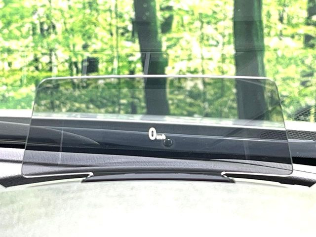 �y�w�b�h�A�b�v�f�B�X�v���C�z���݂̑��x�⑖�s�����f�W�^���\���ŉ^�]�ȑO���̃K���X�ɓ��e!�^�]���A�ڐ������炳���K�v�ȏ����m�F�ł���̂łƂ��Ă��֗��ň��S!