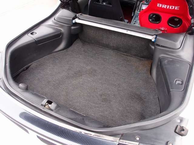 ���Ђ̓h�A�̃q���W����/�e�������/�t���A�}�b�g�ȂǁA�ׂ��ȏ����Y��ɃN���[�j���O�v���܂��B�V�Ԃ��낵���Ă̂悤�ȋP������ԗ������q�l�ɂ��[�Ԃ����Ē����܂��B�������̂��q�l�������S���Ă������������܂�