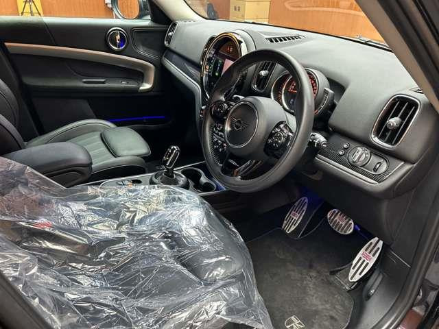 ミニクロスオーバークーパー SD オール4 4WD