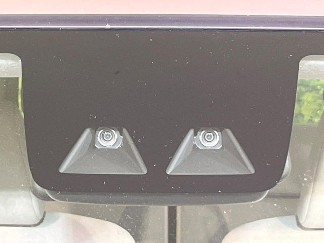 �y�X�}�[�g�A�V�X�g�z���s���ɑO���̎ԗ�����F�����A�Փ˂������Ȏ��͌x��ƃu���[�L�ŏՓˉ���Ɣ�Q�y�����A�V�X�g�B�����S�Ƀh���C�u�����y���݂��������܂��B