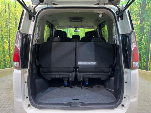 ���i�̂���������ʋ΁A���}���ɏ\���ȉ׎��X�y�[�X���m�ۂ��Ă���܂��B�Z�J���h�V�[�g��|���ƁA�傫�ȉו��̐ύڂ��\�ł���